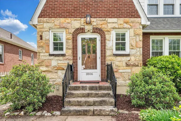 $394,950 | 1806 Warrington Road Southwest, Roanoke, VA 24015
