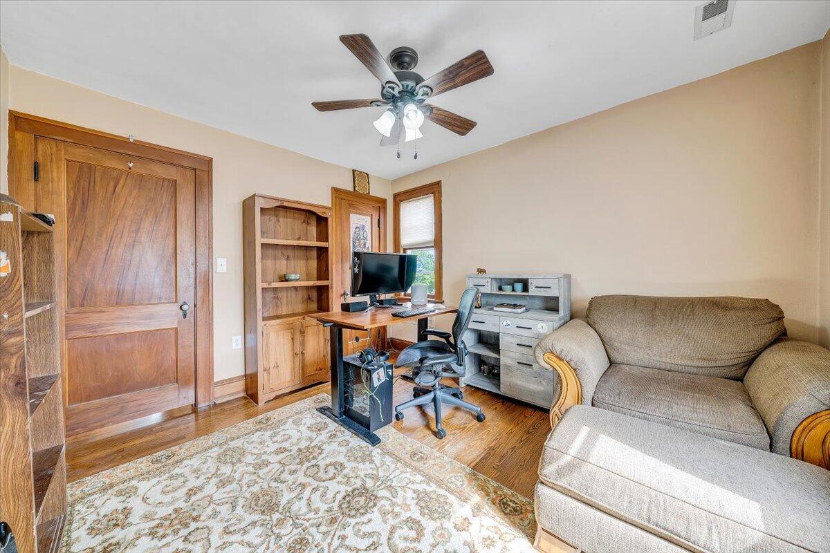 1806 Warrington Road Southwest Roanoke, VA 24015 - Photo 37 of 56 38-MIB01752
