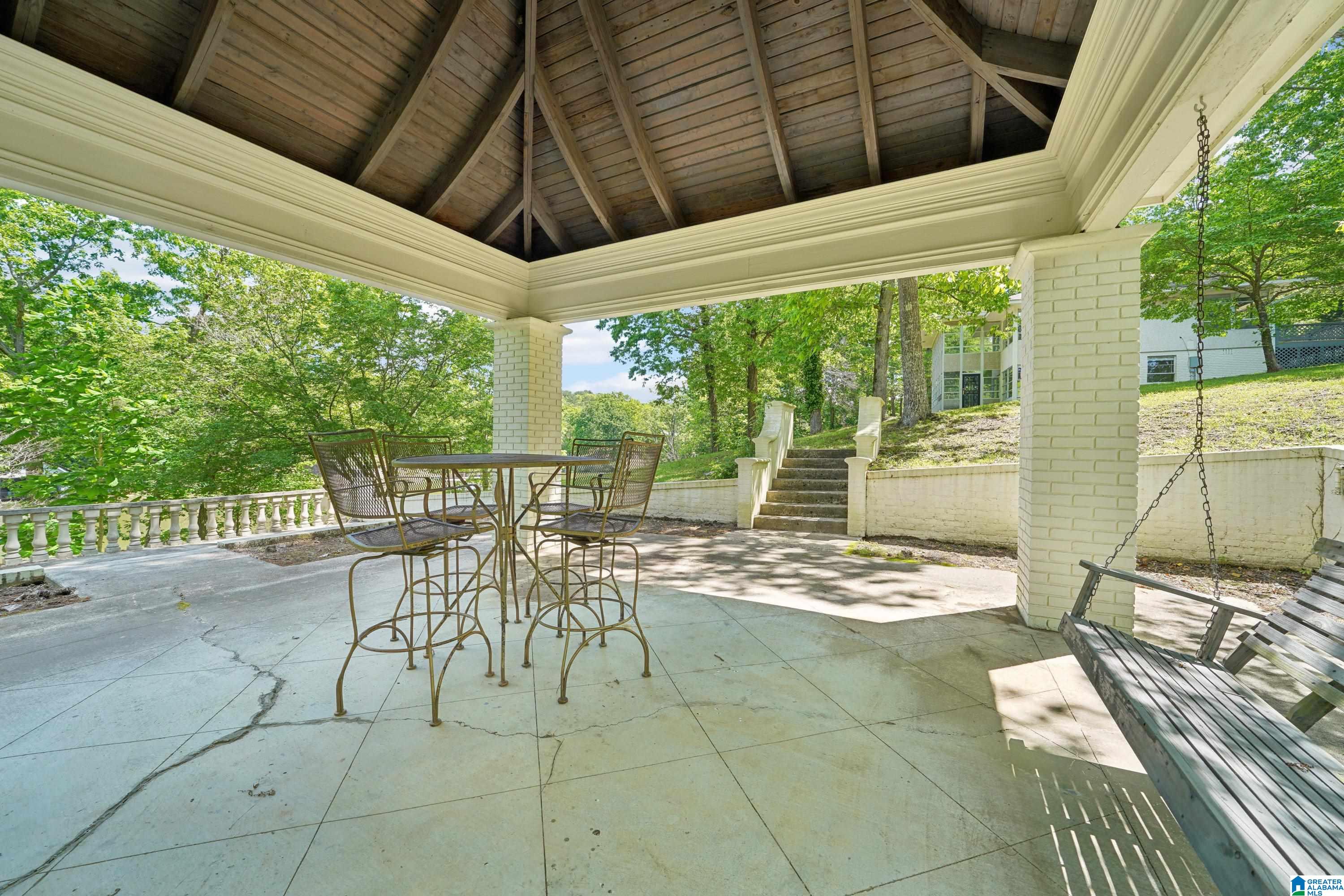 135 Sunset Boulevard Oneonta, AL 35121 - Photo 11 of 92