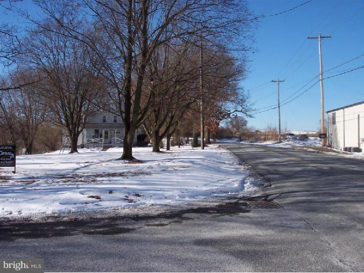 L:7675 Railroad Road Leesport, PA 19533 - Photo 4 of 4 Gallery Image 4