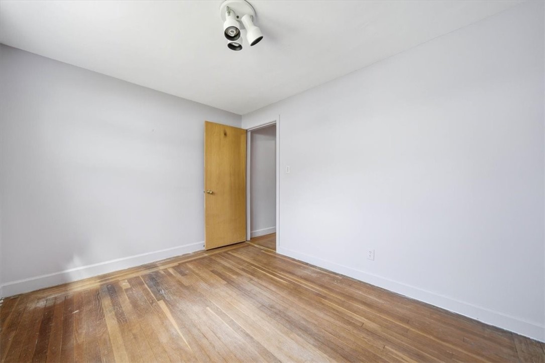 28 Glenbrook Road Warwick, RI 02889 - Photo 23 of 43 Bedroom 3