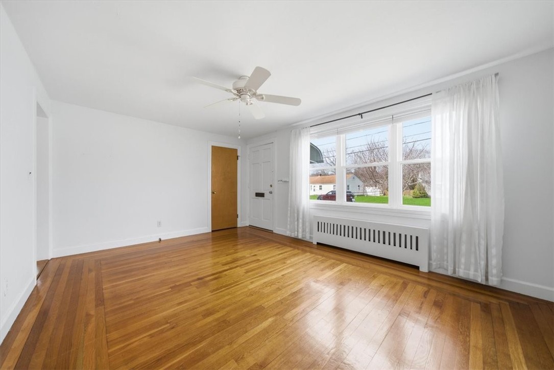 28 Glenbrook Road Warwick, RI 02889 - Photo 9 of 43 Living Room