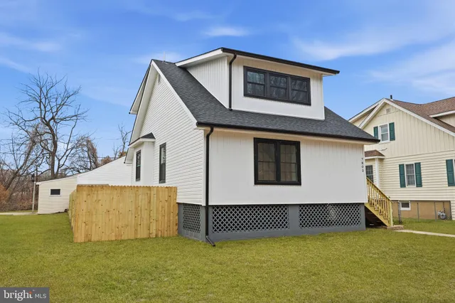 $2,950 | 7803 Monroe Avenue, Bristol, PA 19007