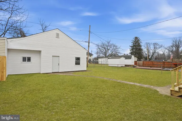 $2,950 | 7803 Monroe Avenue, Bristol, PA 19007