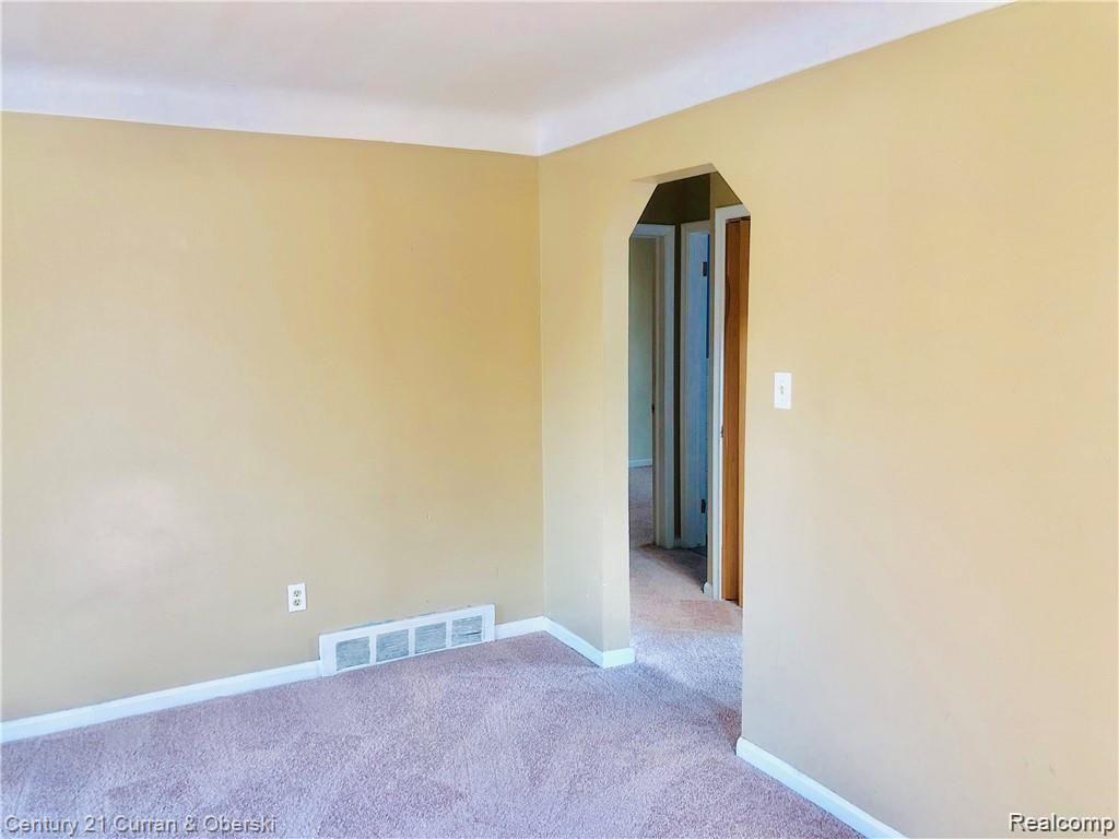 385 Biltmore Street Inkster, MI 48141 - Photo 8 of 21 4.jpg