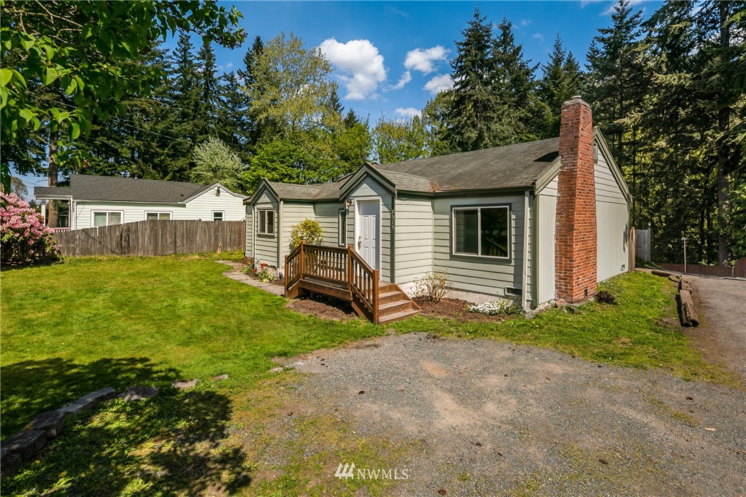 7515 Lower Ridge Road Everett, WA 98203 - Photo 3 of 20
