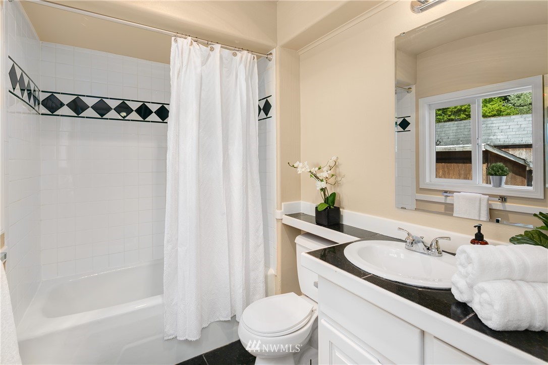 7515 Lower Ridge Road Everett, WA 98203 - Photo 6 of 20