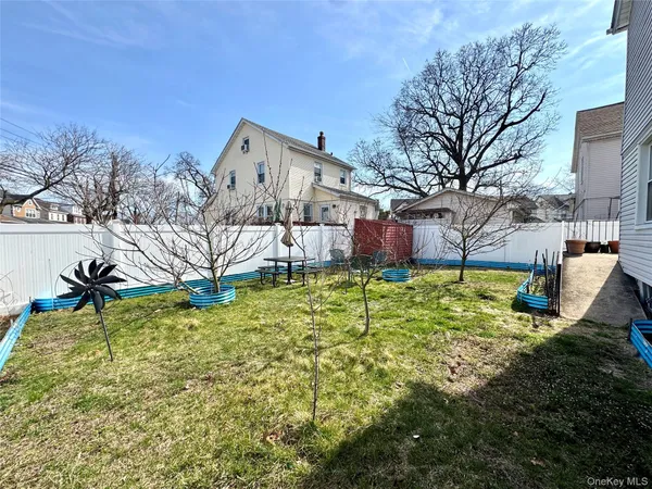 $798,000 | 240-18 Edgewood Street | Rosedale