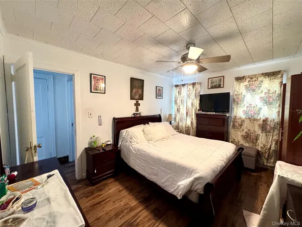 $798,000 | 240-18 Edgewood Street | Rosedale