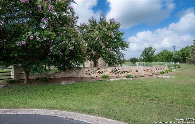 $465,000 | 108 Lakeside Cove, Martindale, TX 78655