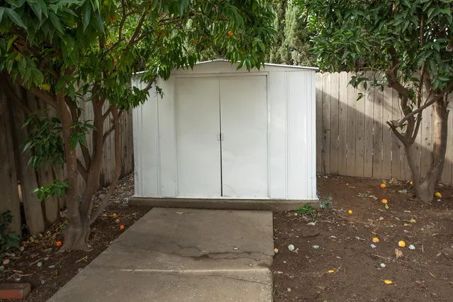 a picture of a bathroom