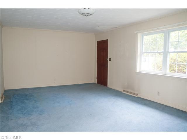 1203 Pepperidge Road Asheboro, NC 27205 - Photo 2 of 16 Living Room.