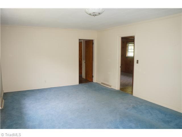 1203 Pepperidge Road Asheboro, NC 27205 - Photo 3 of 16 Living Room.