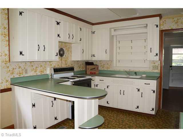 1203 Pepperidge Road Asheboro, NC 27205 - Photo 5 of 16 Kitchen.