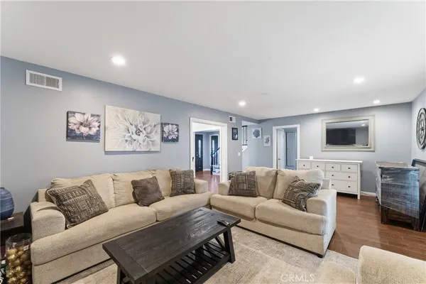 $899,999 | 11800 Gager Street, Sylmar, CA 91342