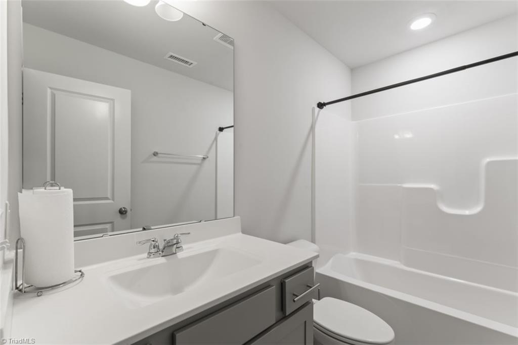 2544 Laurel Valley Way Raleigh, NC 27604 - Photo 6 of 19 Gallery Image 6