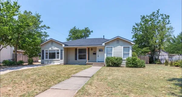 $2,095 | 826 East N 14th Street, Abilene, TX 79601