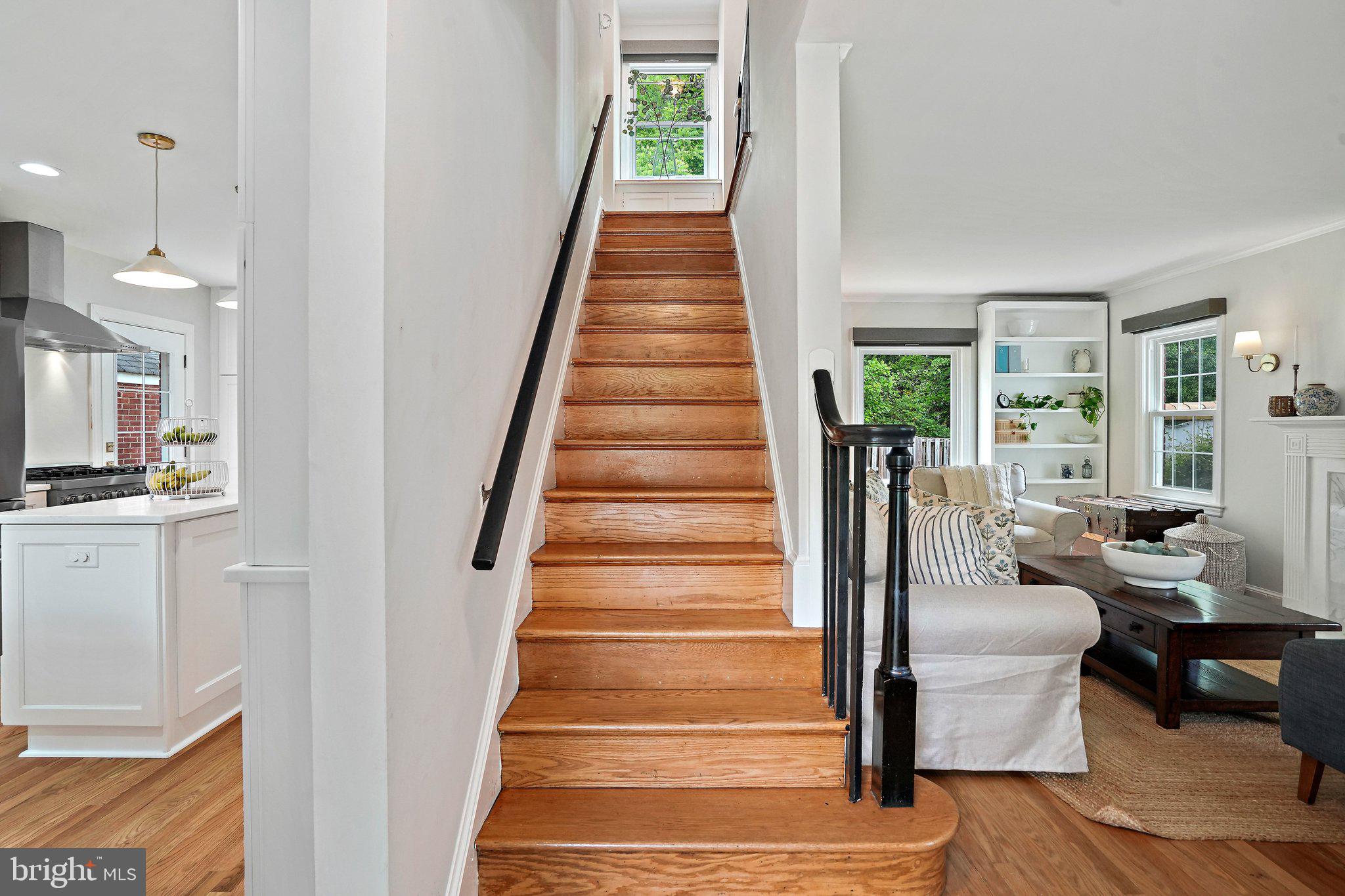 3305 Chestnut Street Northwest Washington, DC 20015 - Photo 3 of 34 3305 Chestnut S NW