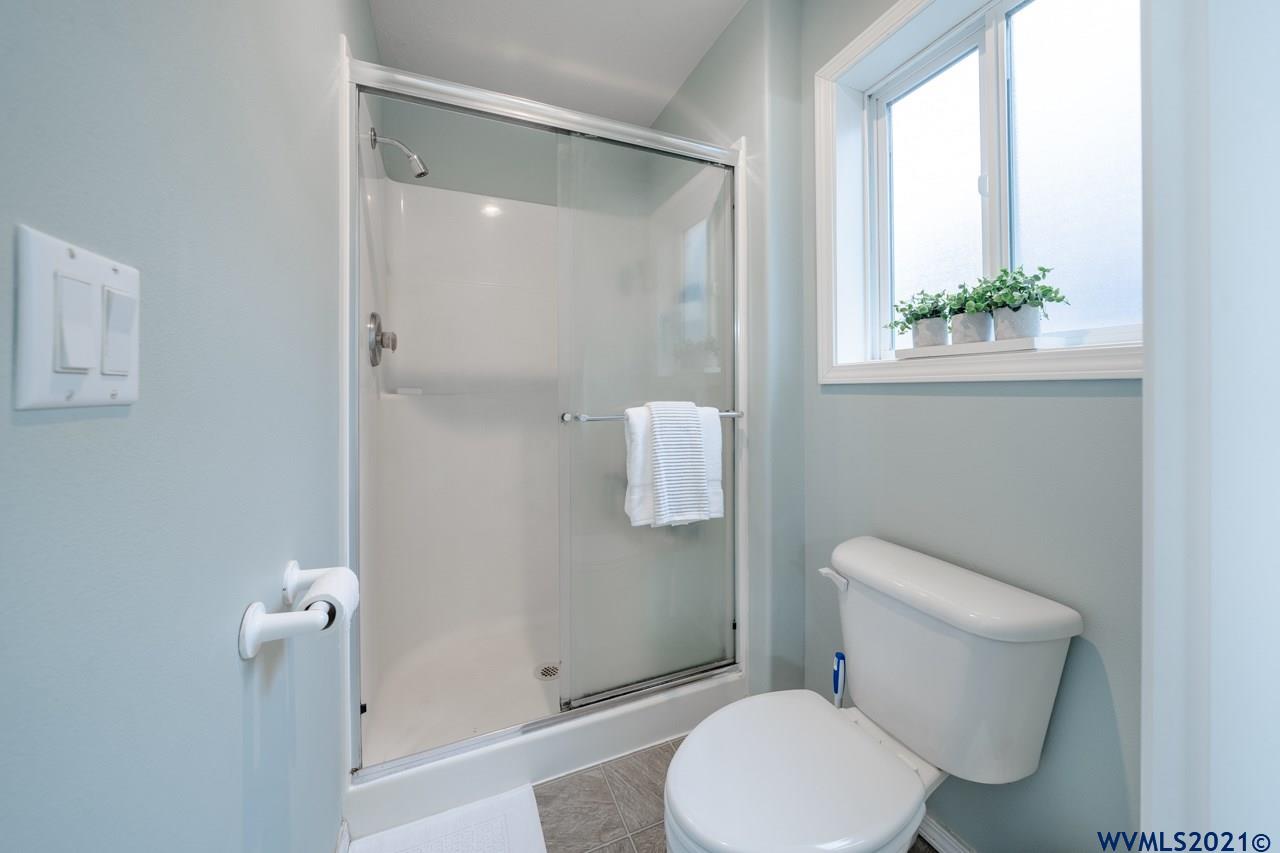 1197 Keystone Loop Northeast Keizer, OR 97303 - Photo 31 of 42 Gallery Image 31