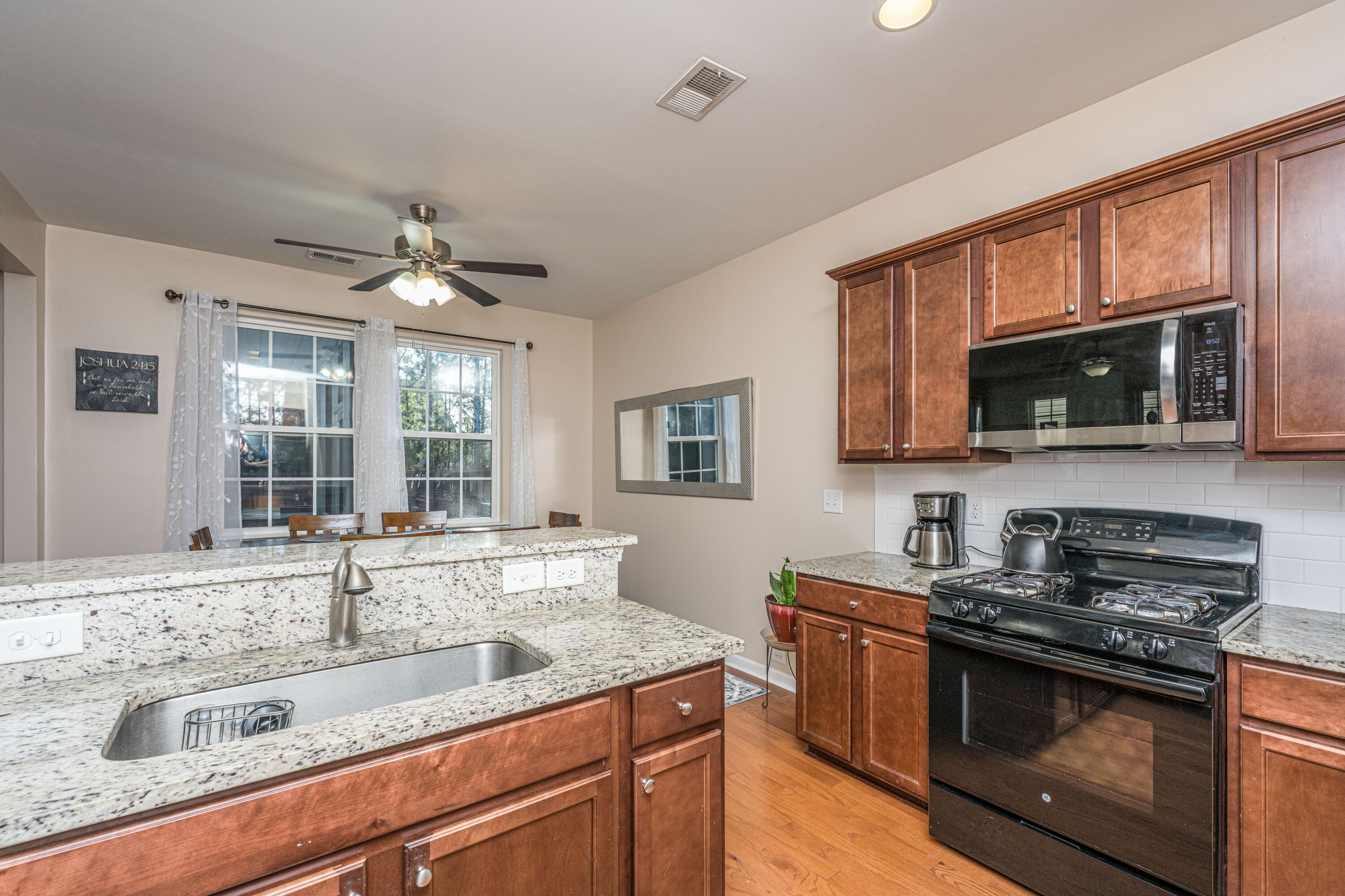 137 Radtko Road Summerville, SC 29486 - Photo 16 of 87 137RadtkoRd020