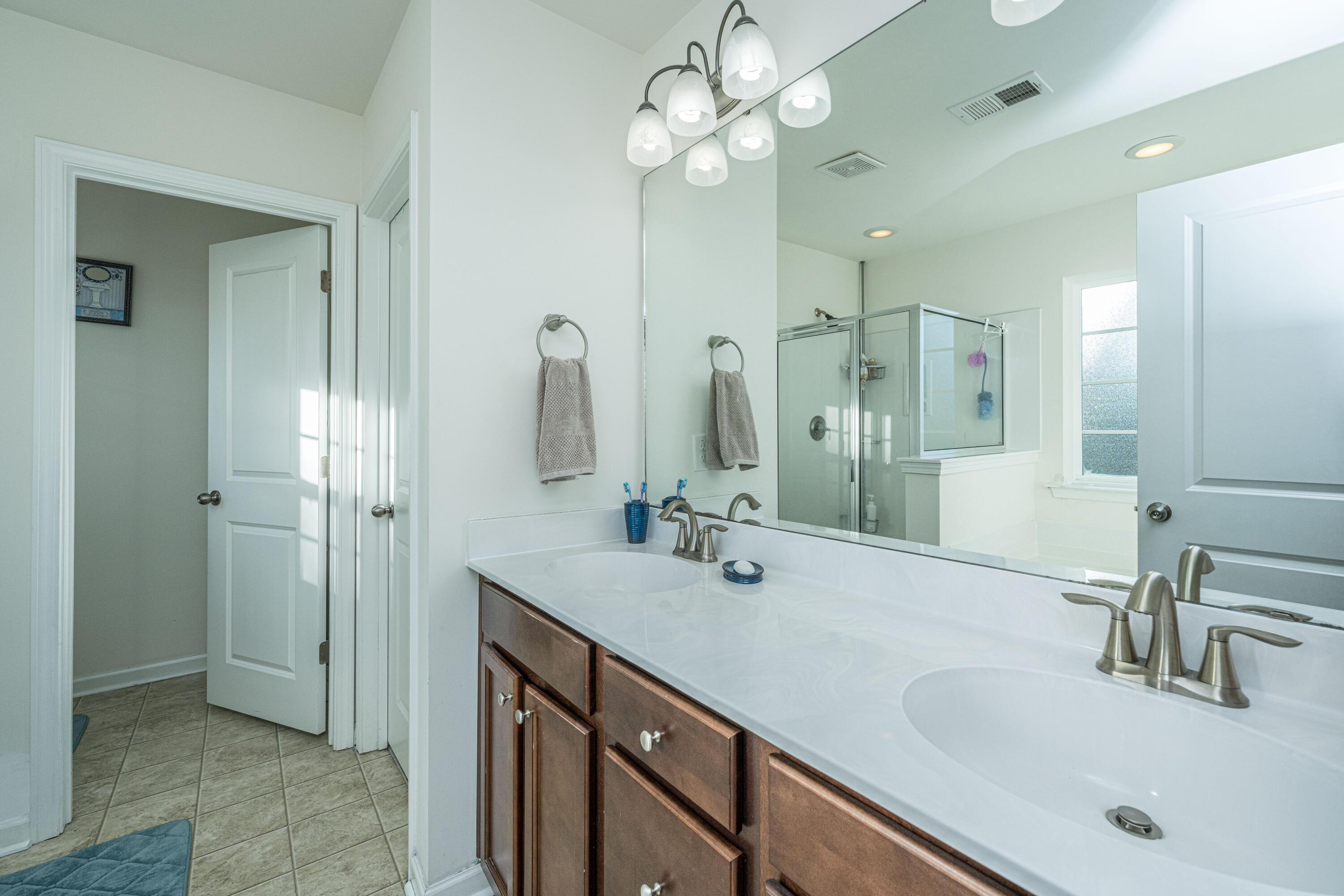 137 Radtko Road Summerville, SC 29486 - Photo 4 of 87 137RadtkoRd025 copy