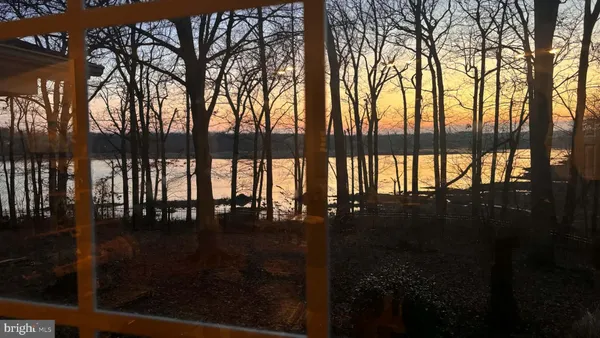 $1,200,000 | 15590 Canvasback Court, Woodbridge, VA 22191