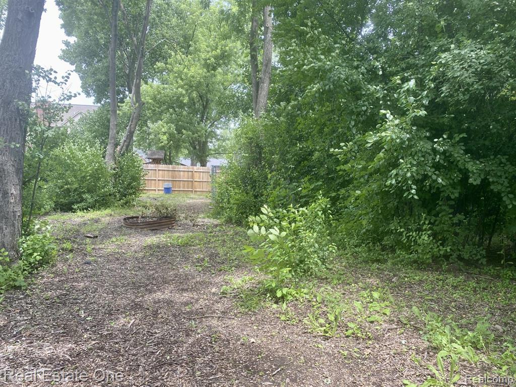 947 Grace Avenue Rochester Hills, MI 48307 - Photo 29 of 47