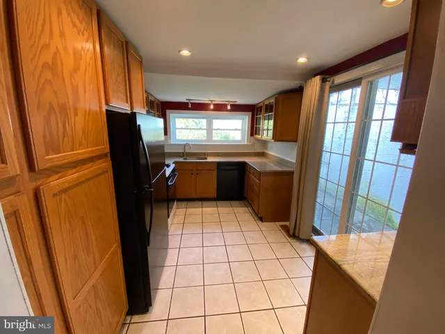 $2,200 | 238 East 6th Avenue, Conshohocken, PA 19428