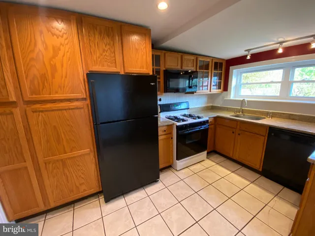 $2,200 | 238 East 6th Avenue, Conshohocken, PA 19428