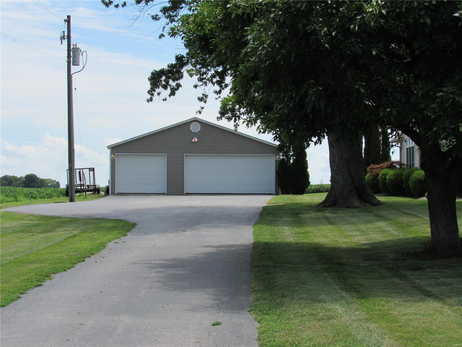 343 East Kane Road Kane, IL 62054 - Photo 12 of 77
