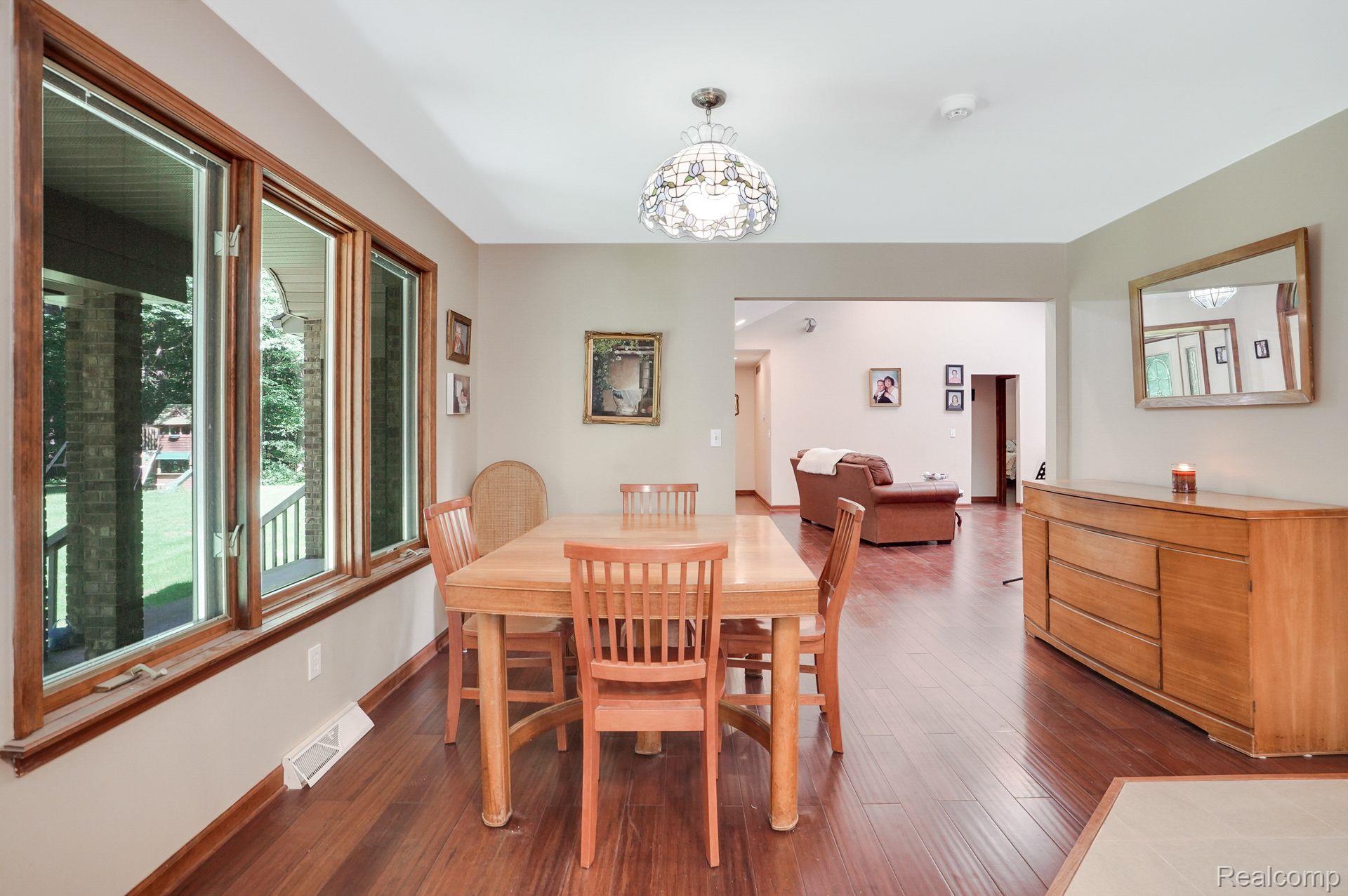 1795 Caughill Road Columbus, MI 48063 - Photo 12 of 38 Dining area off of kitchen