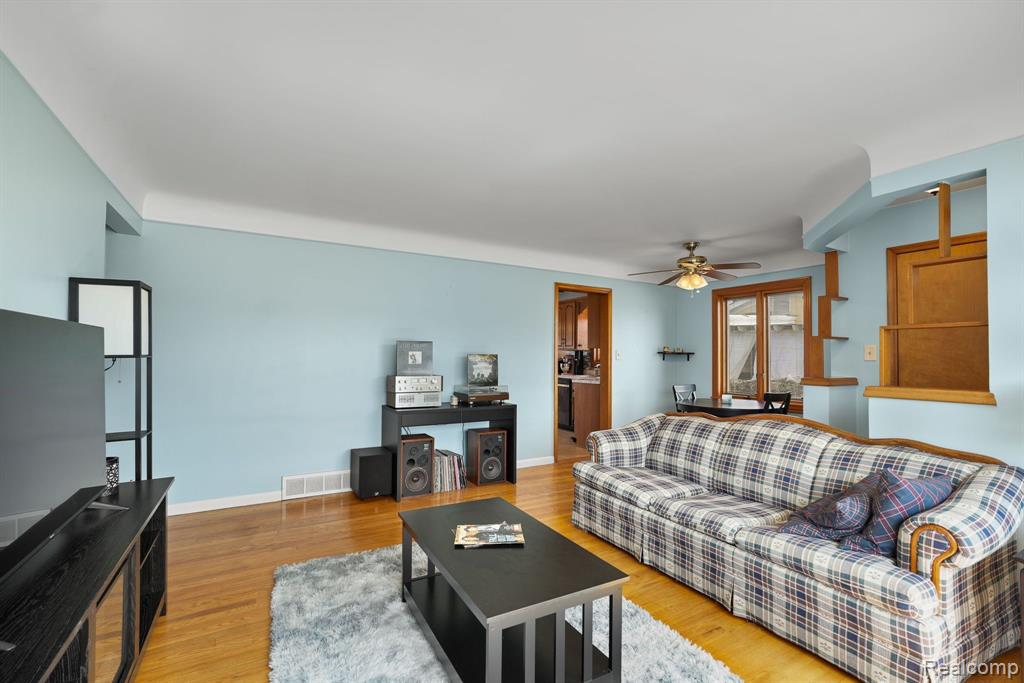 18722 Champaign Road Allen Park, MI 48101 - Photo 8 of 32 Gallery Image 8