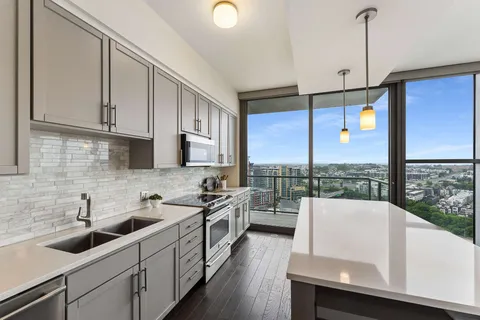 $574,000 | 1212 Laurel Street, Unit 2009 SE, Nashville, TN 37203