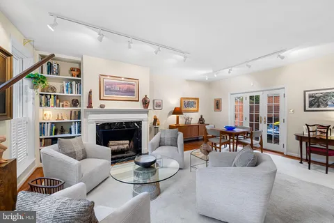 $689,000 | 121 West Lee Street, Baltimore, MD 21201