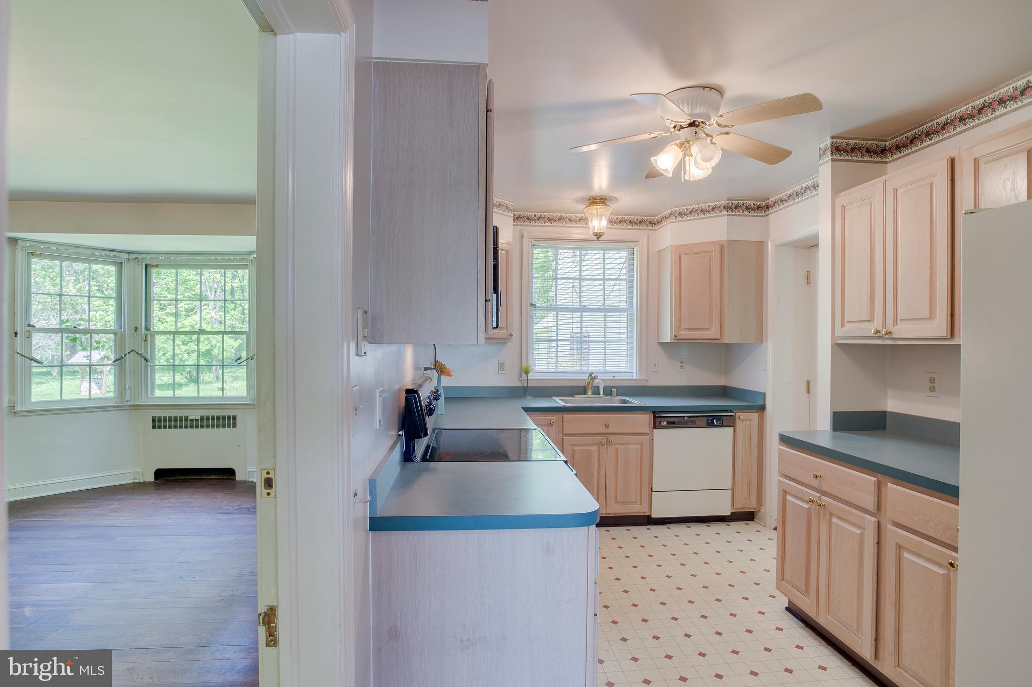 1824 Frederick Road Baltimore, MD 21228 - Photo 14 of 36 Kitchen and dining room