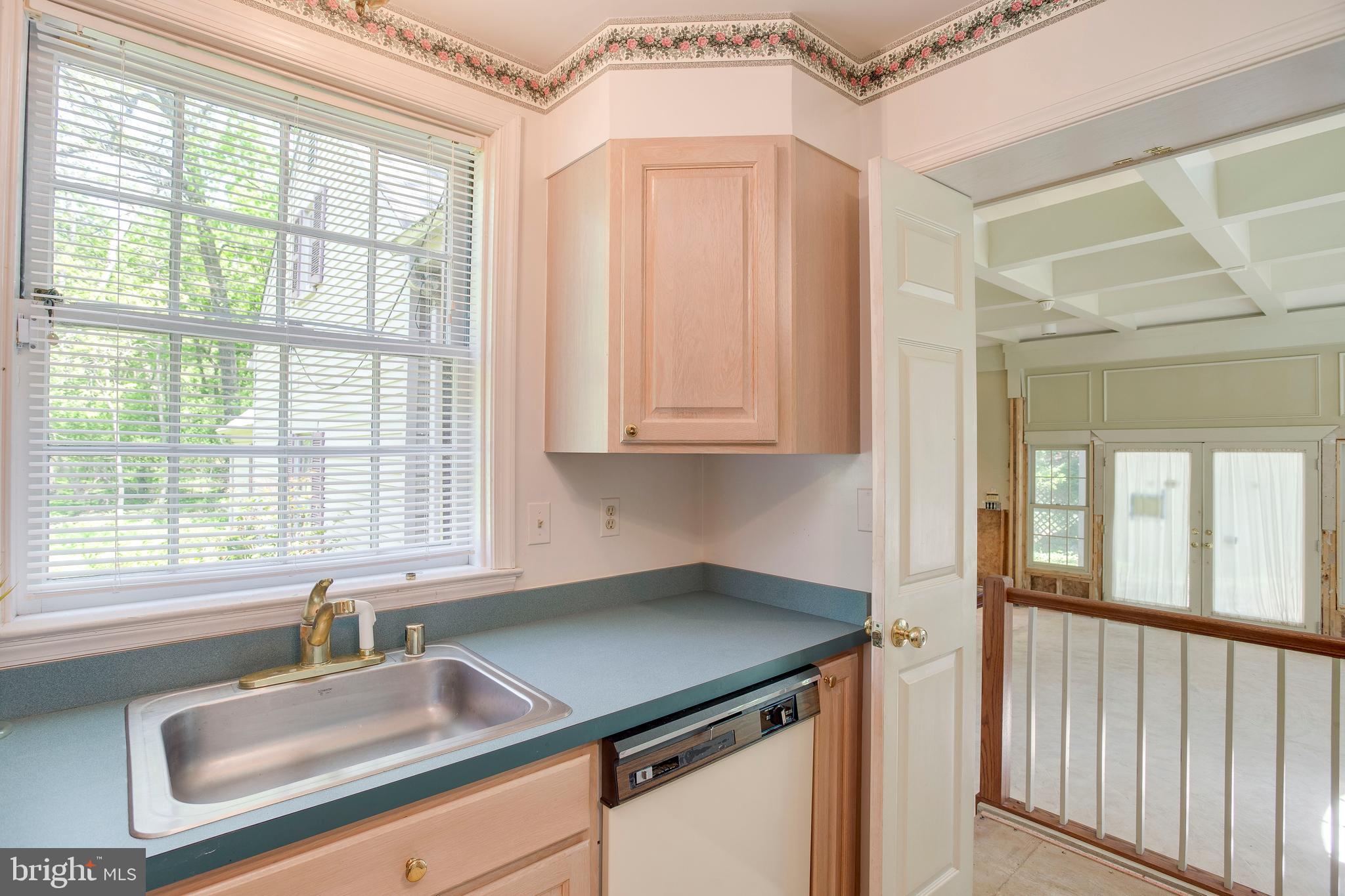 1824 Frederick Road Baltimore, MD 21228 - Photo 16 of 36