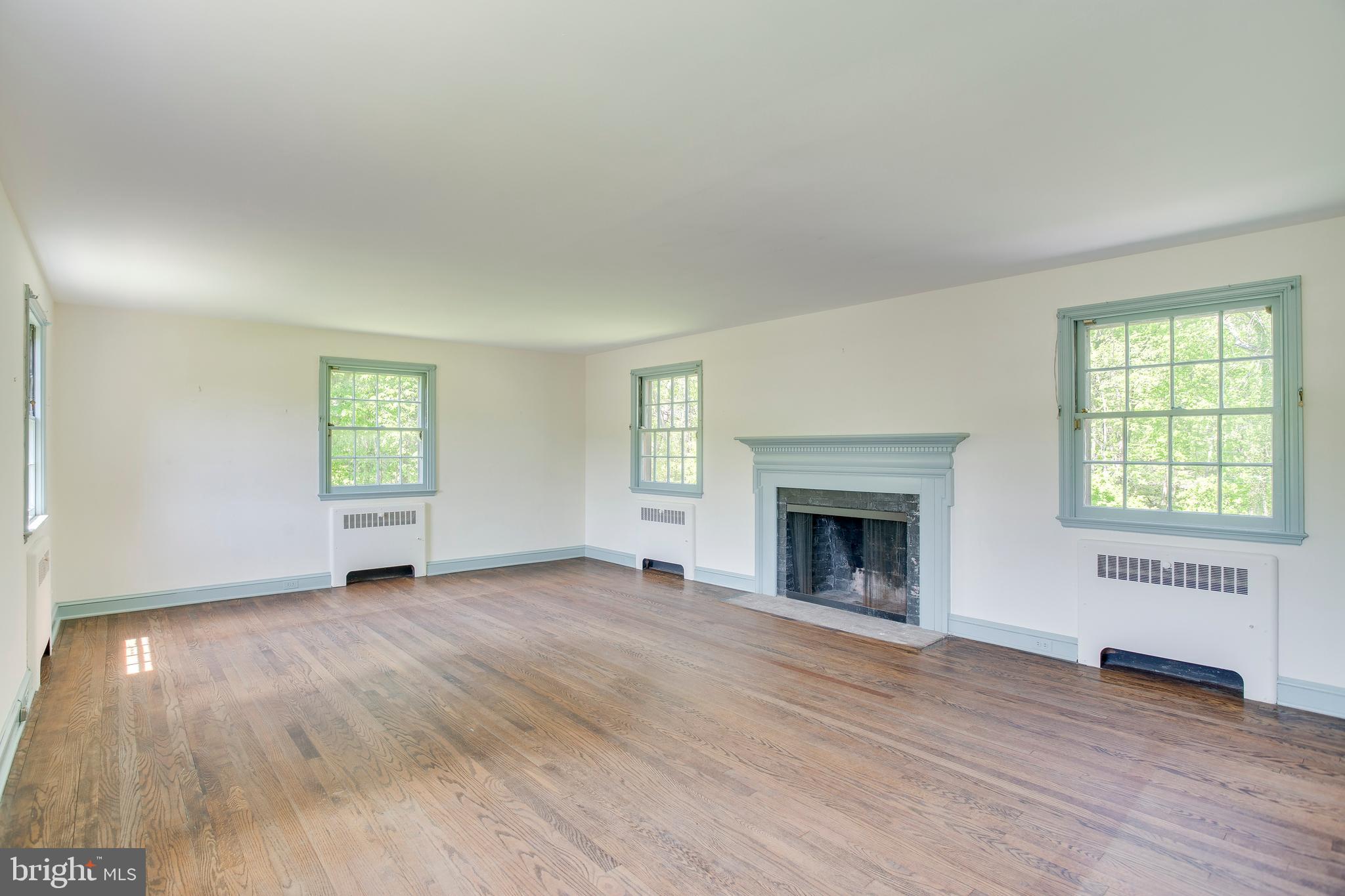 1824 Frederick Road Baltimore, MD 21228 - Photo 25 of 36 Second floor master suite