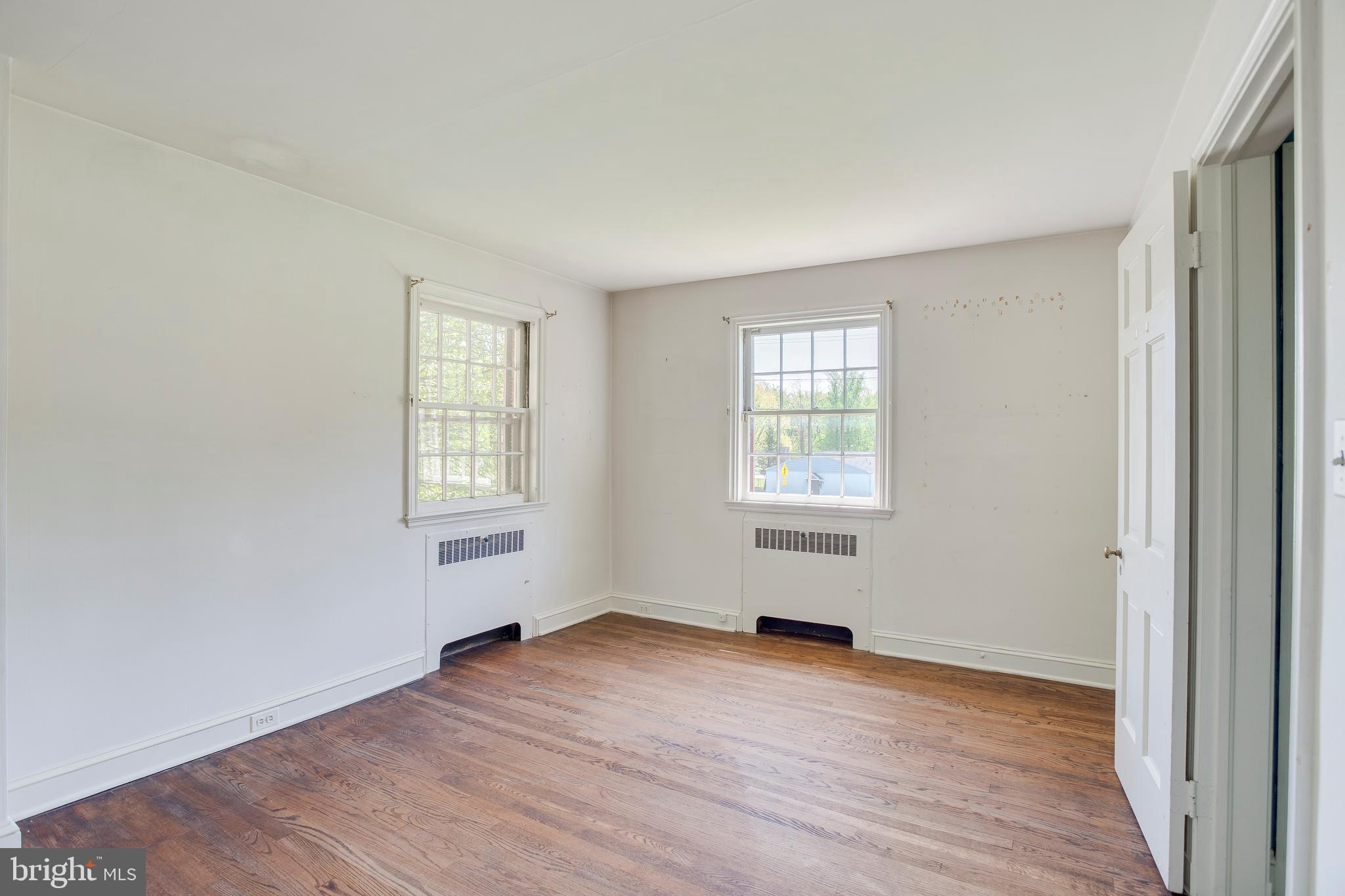 1824 Frederick Road Baltimore, MD 21228 - Photo 29 of 36 Bedroom #3 with shared full bathroom