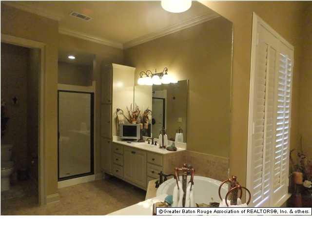 9038 Foxgate Drive Baton Rouge, LA 70809 - Photo 17 of 20 Gallery Image 17