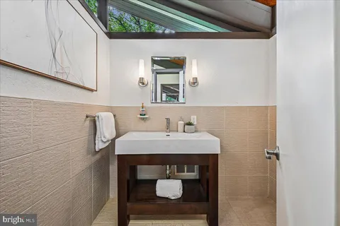 $1,995,000 | 6620 Fernwood Court, Bethesda, MD 20817