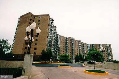 $1,865 | 3330 North Leisure World Boulevard, Unit 5825, Silver Spring, MD 20906