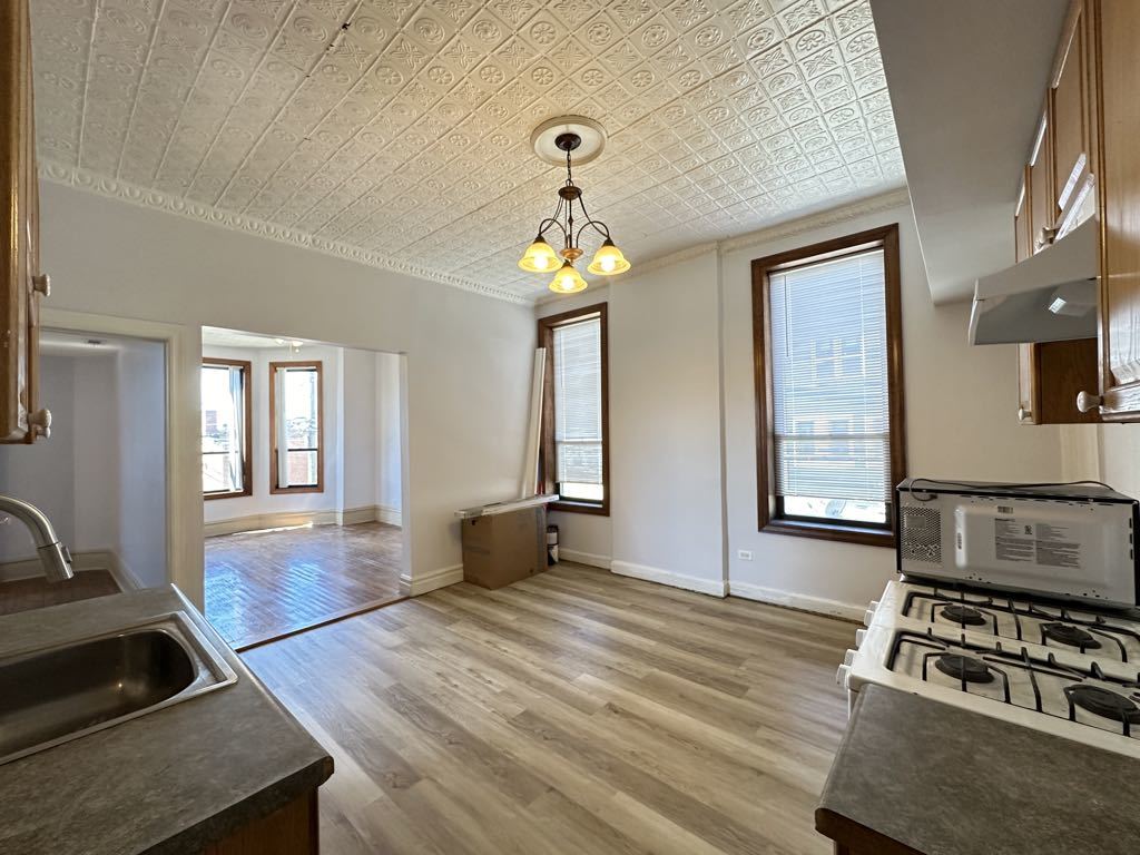 2347 West 24th Place, Unit 2R Chicago, IL 60608 - Photo 6 of 20