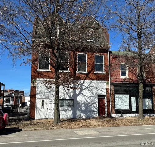 $289,999 | 2643 Gravois Avenue, St. Louis, MO 63118