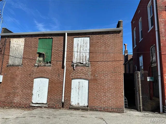 $289,999 | 2643 Gravois Avenue, St. Louis, MO 63118