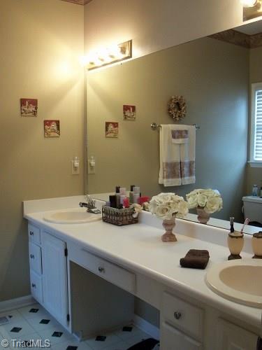 3707 Cameron Terrace High Point, NC 27265 - Photo 8 of 13 Gallery Image 8