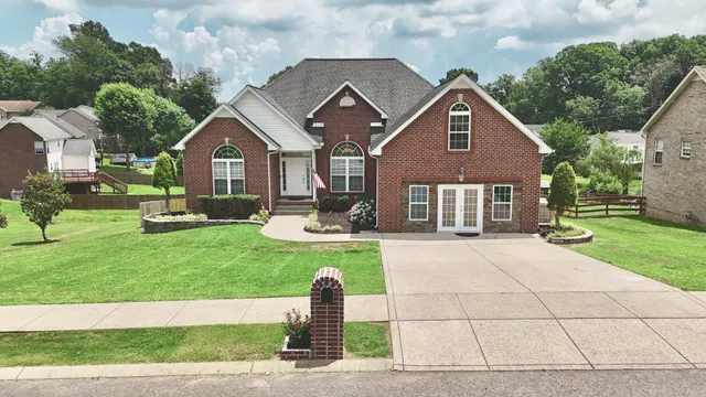 $550,000 | 104 Camden Court North, Hendersonville, TN 37075