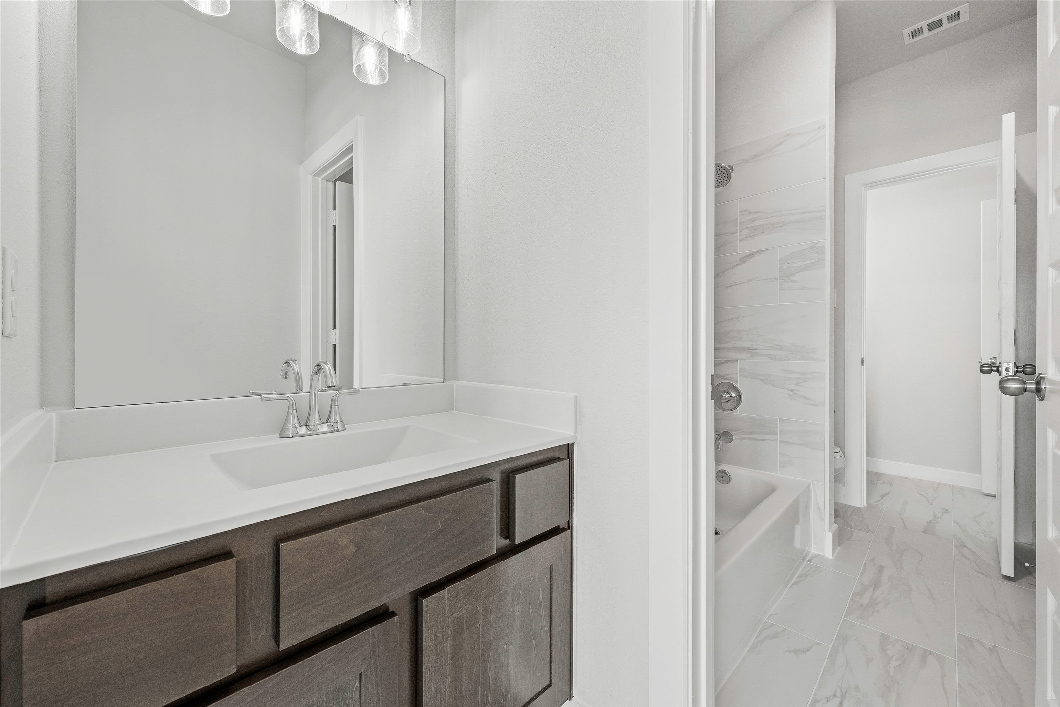 6406 Mahogany Br Trail Manvel, TX 77578 - Photo 22 of 32 Representative image. Features, selections and colors may vary.