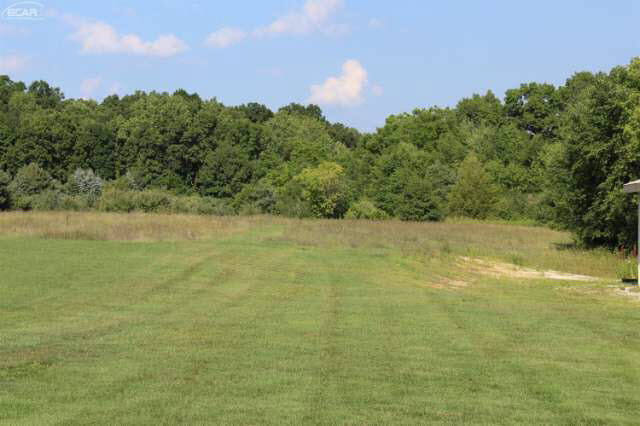 15467 Seymour Road Linden, MI 48451 - Photo 12 of 61 21200020-11.JPG