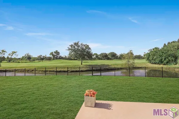 $719,900 | 6291 Royal Lakes Estates Avenue, Gonzales, LA 70737