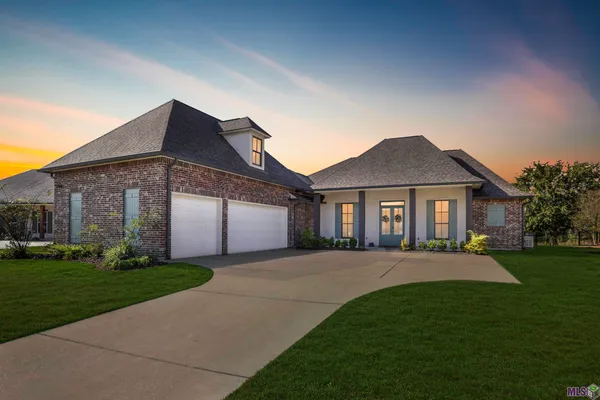 $719,900 | 6291 Royal Lakes Estates Avenue, Gonzales, LA 70737